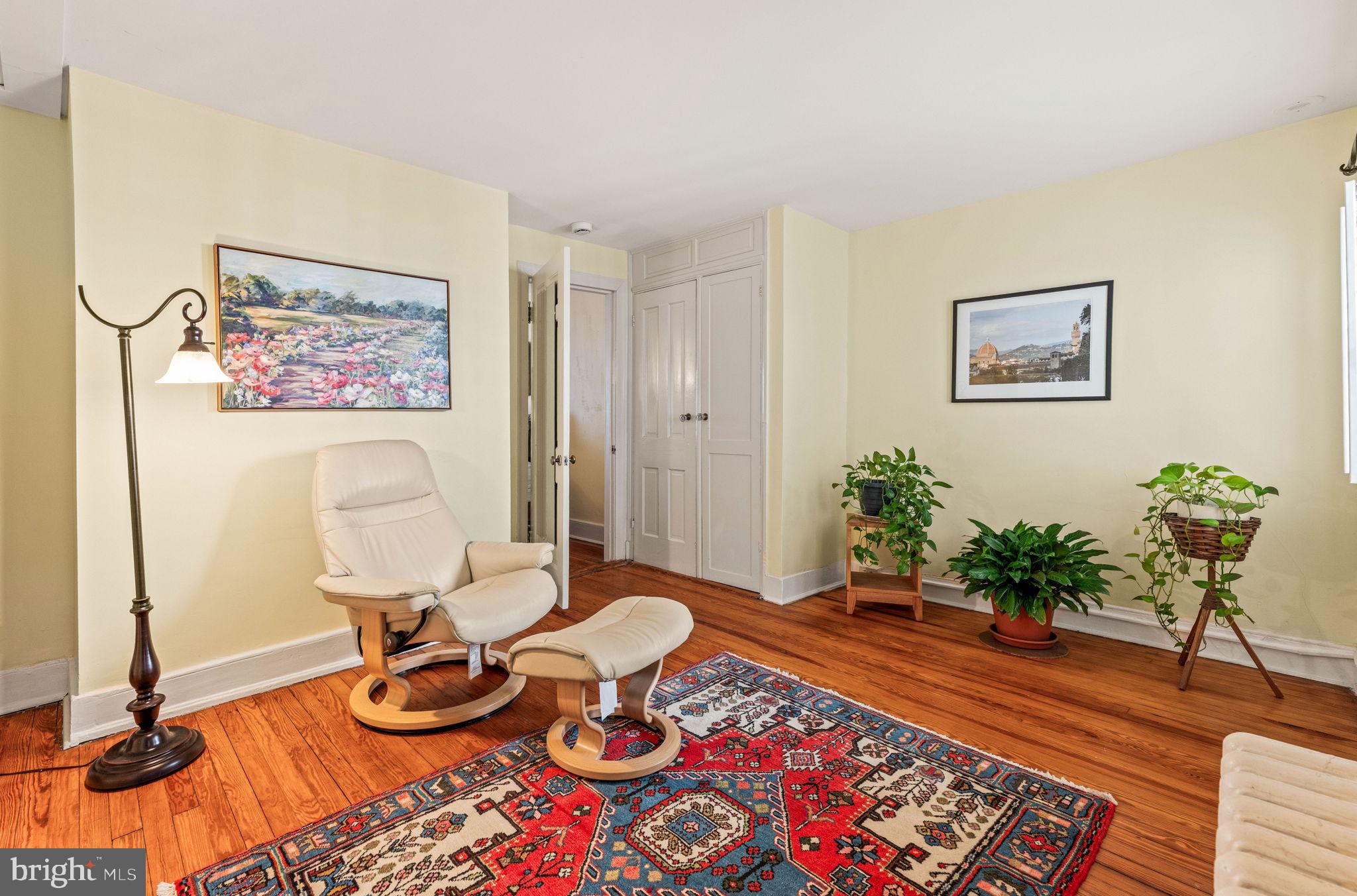 416 S FAIRFAX STREET S