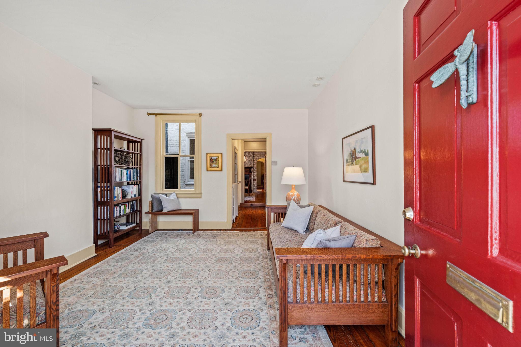 416 S FAIRFAX STREET S