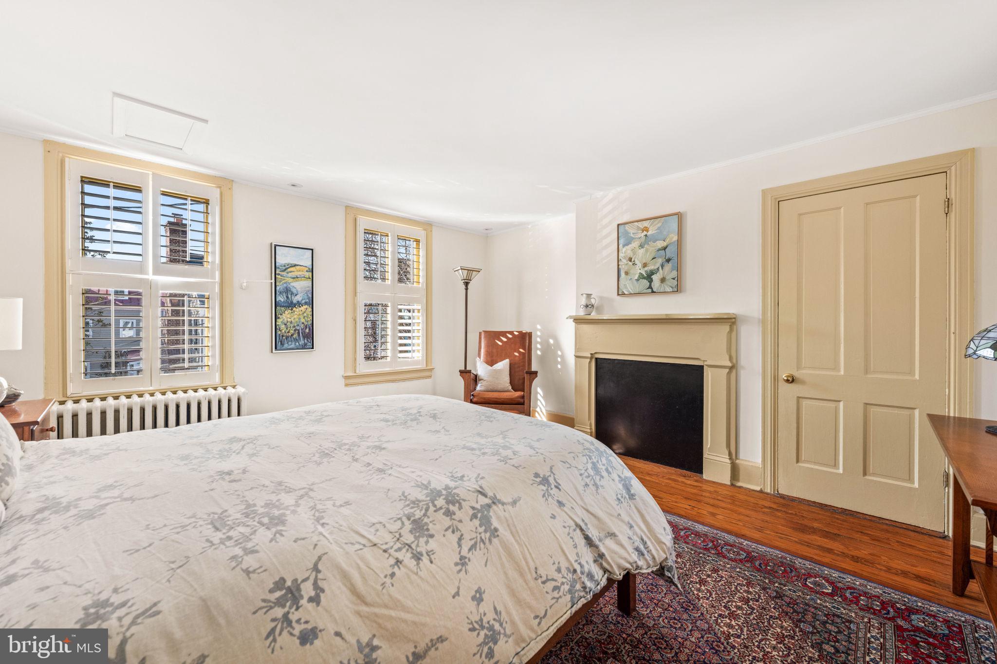 416 S FAIRFAX STREET S