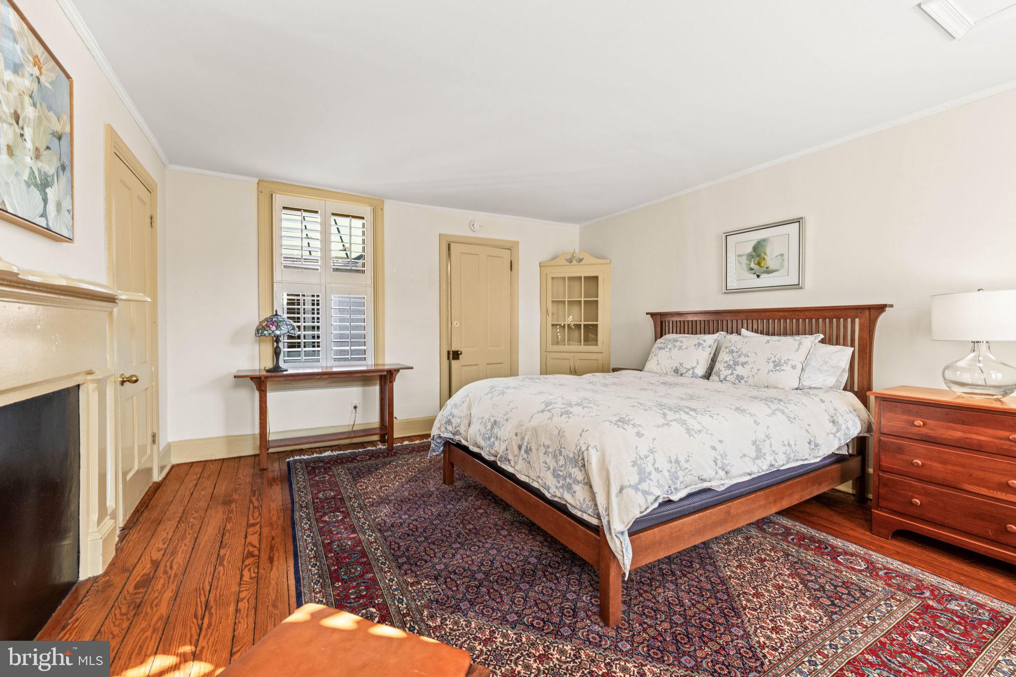 416 S FAIRFAX STREET S