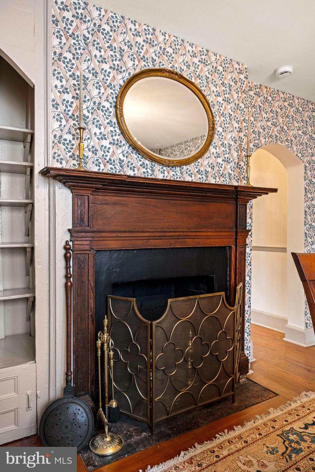 416 S FAIRFAX STREET S