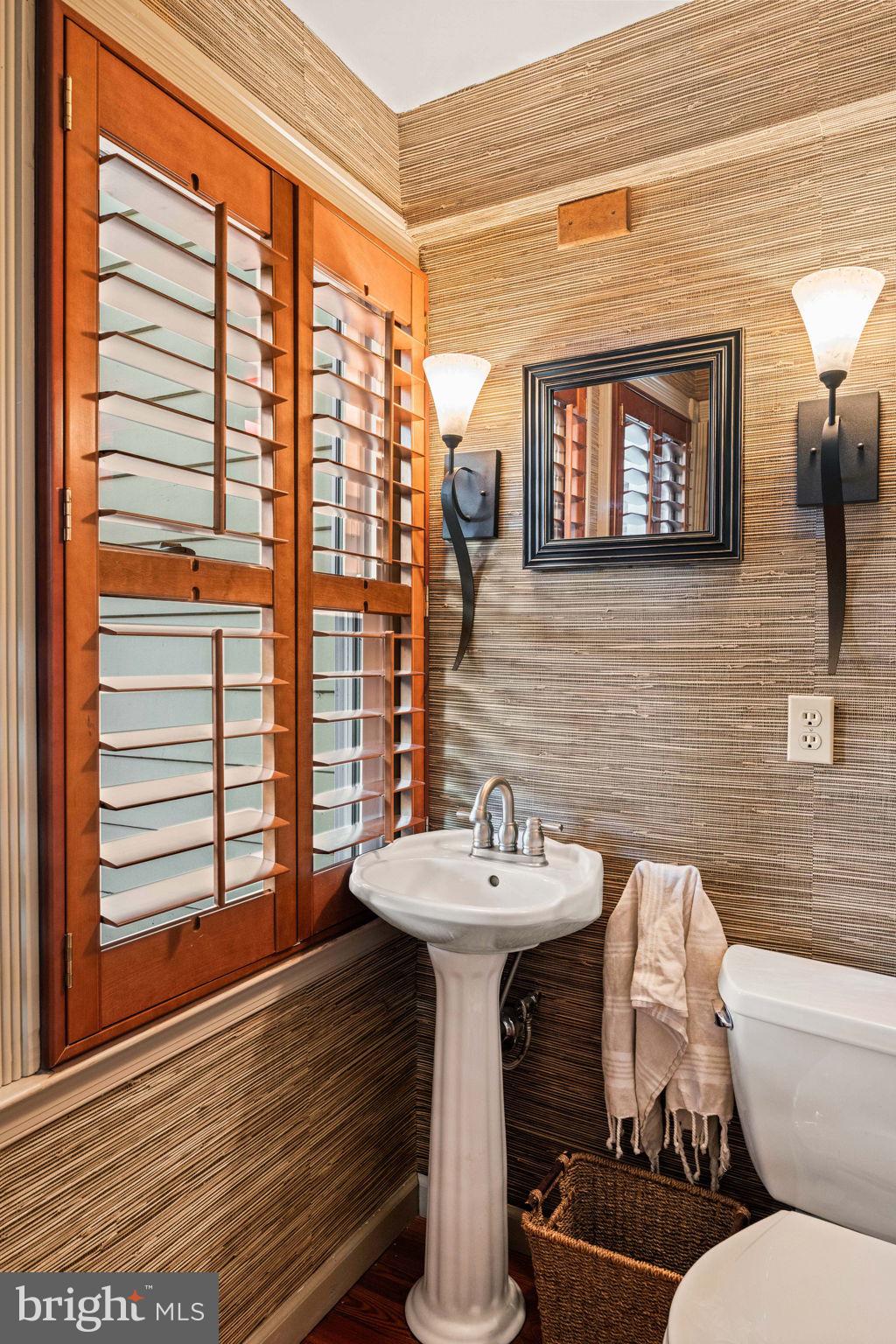 416 S FAIRFAX STREET S