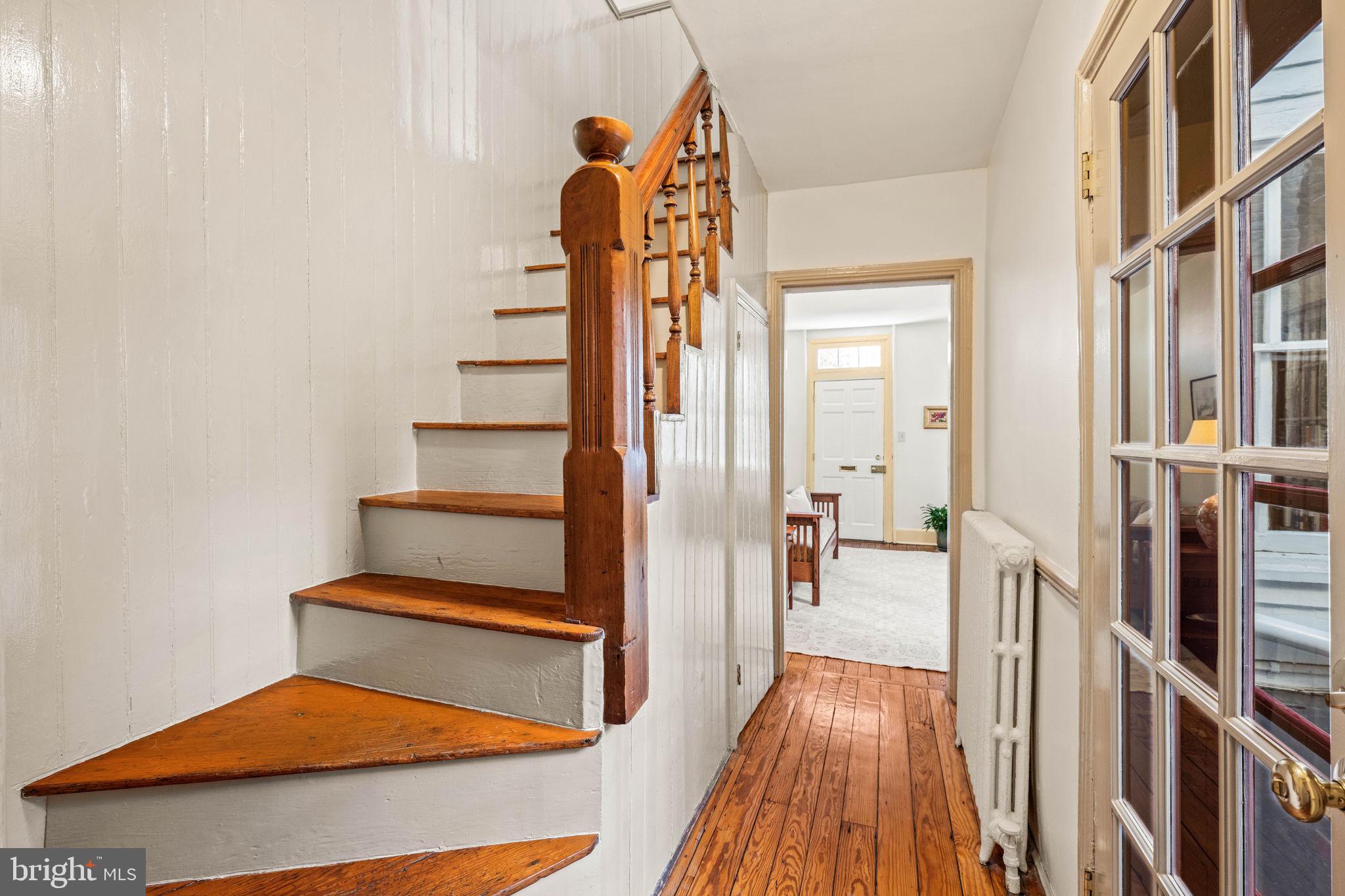 416 S FAIRFAX STREET S