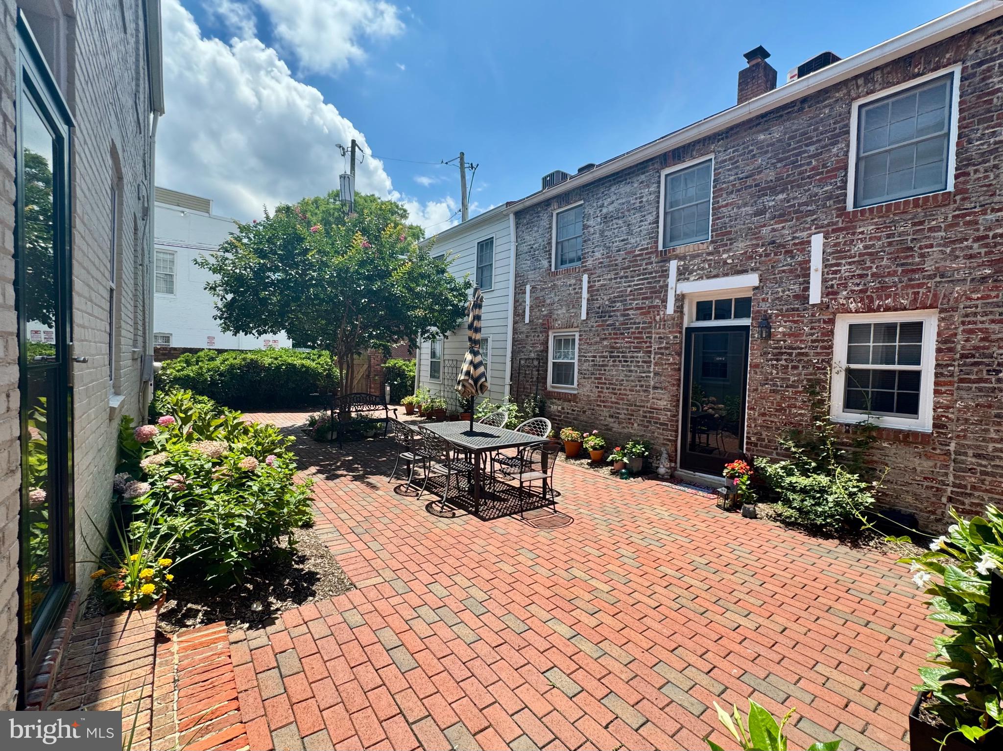 1016 PRINCE STREET