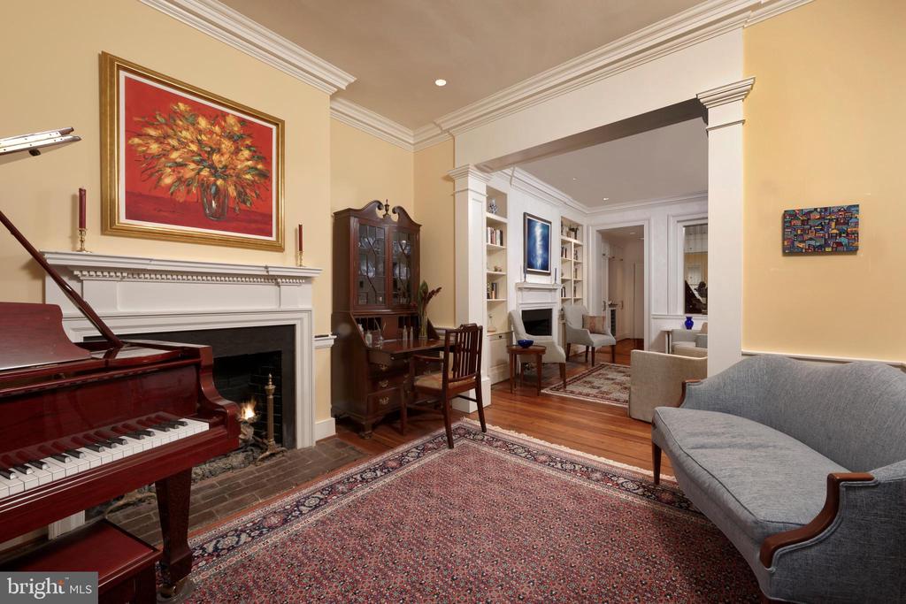 113-115 SOUTH LEE STREET
