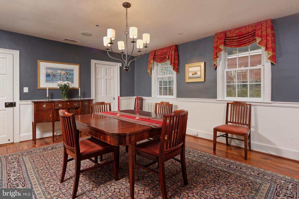 113-115 SOUTH LEE STREET