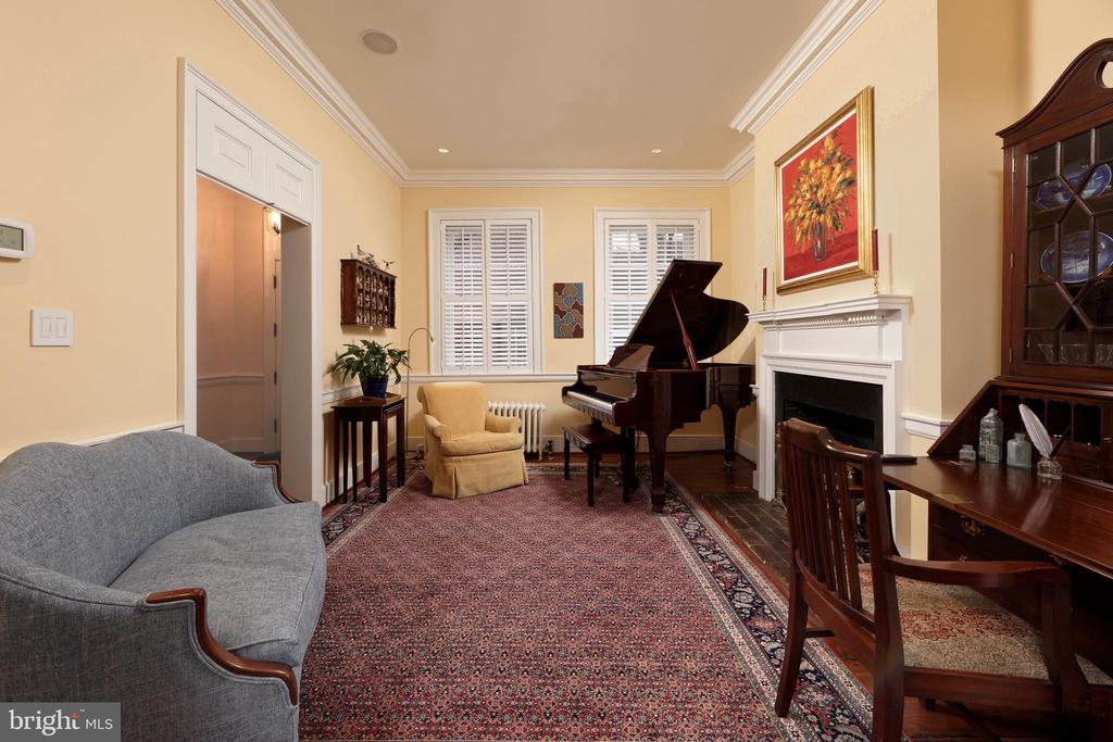 113-115 SOUTH LEE STREET