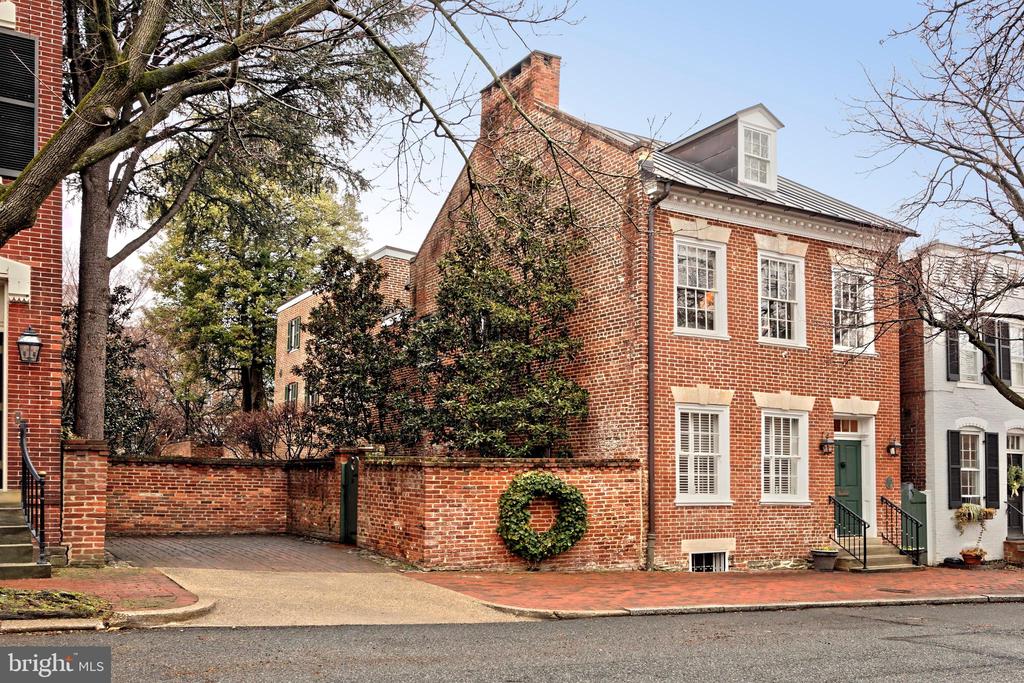 113-115 SOUTH LEE STREET