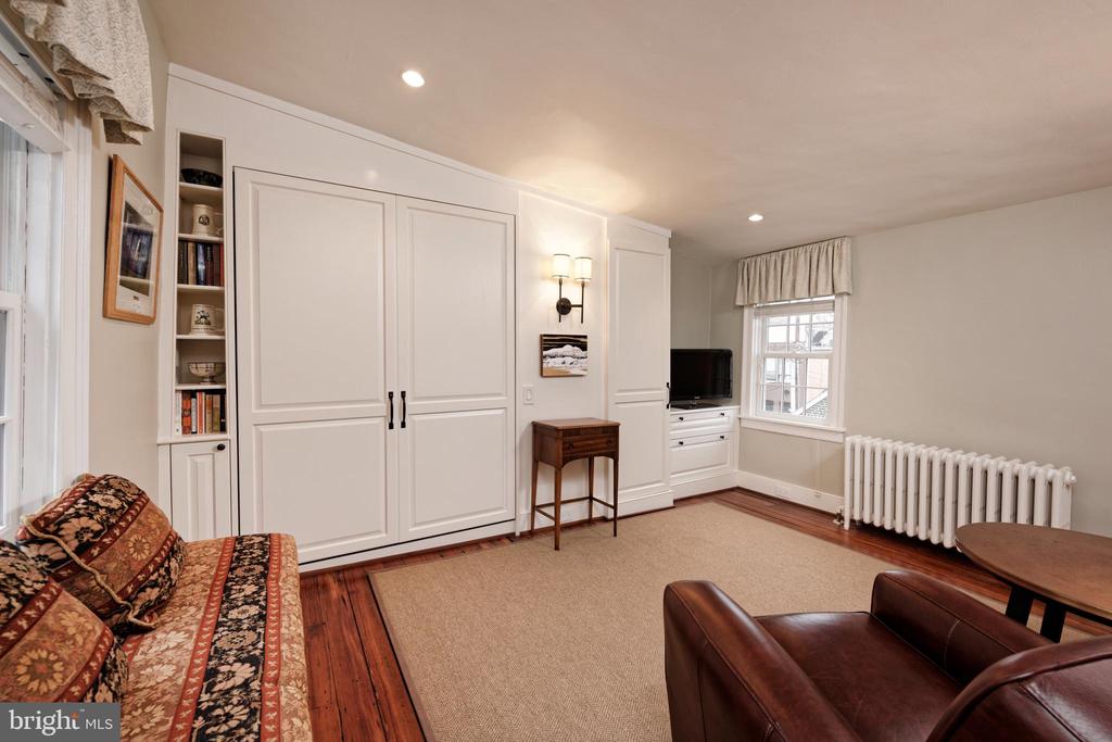 113-115 SOUTH LEE STREET