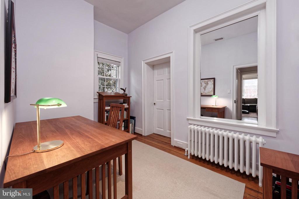113-115 SOUTH LEE STREET