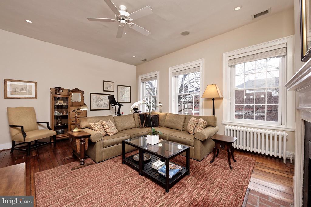 113-115 SOUTH LEE STREET