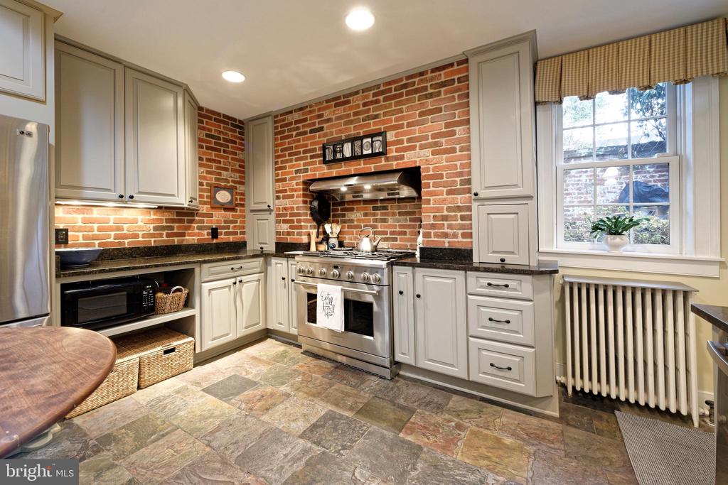 113-115 SOUTH LEE STREET