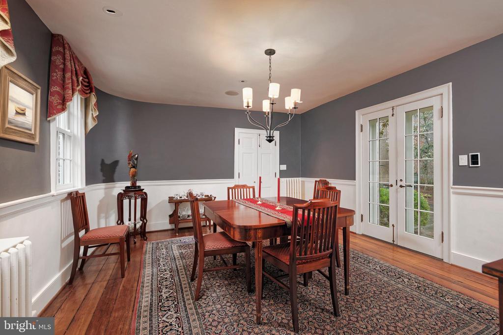 113-115 SOUTH LEE STREET