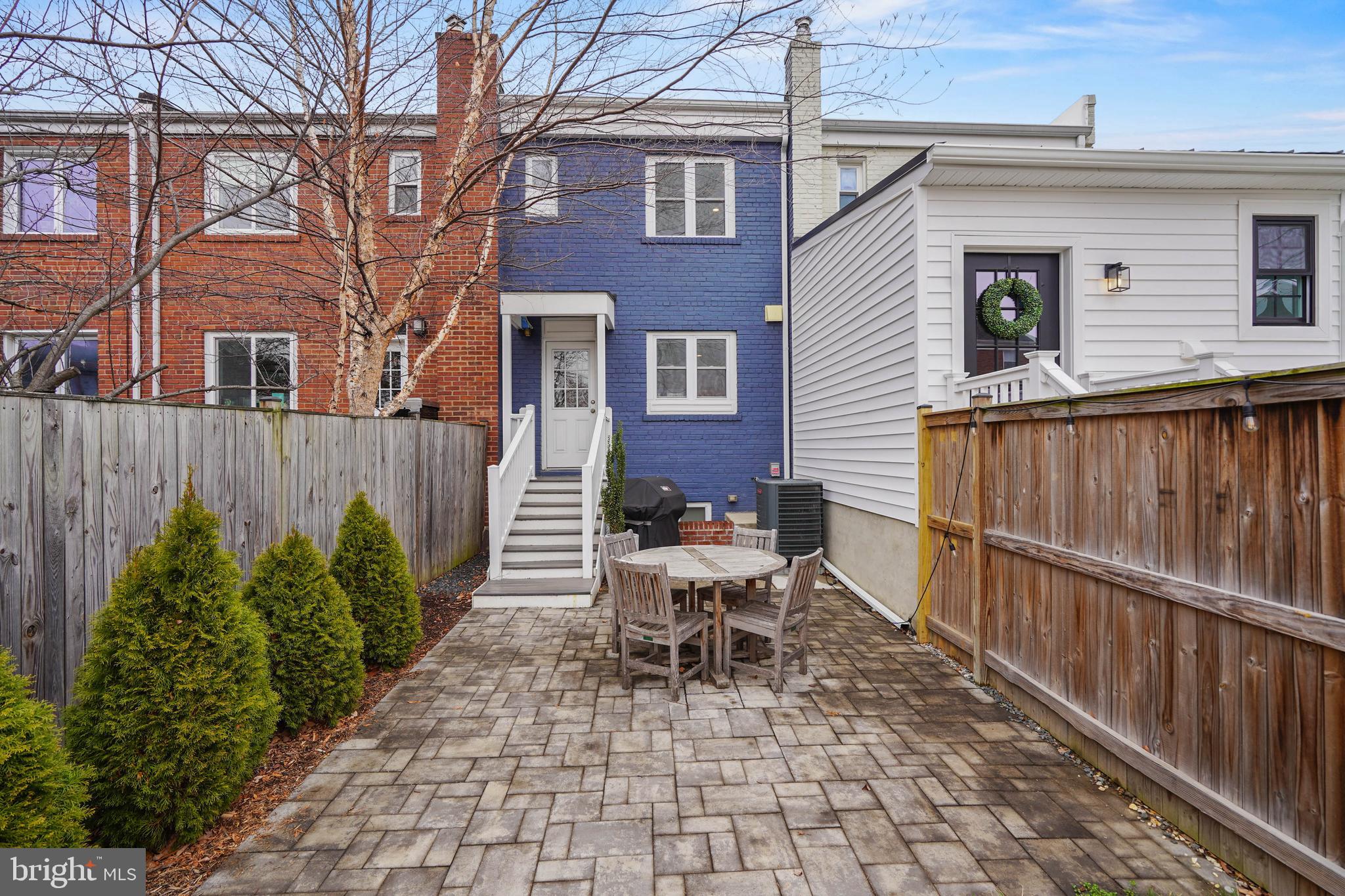 19 CLIFFORD AVENUE