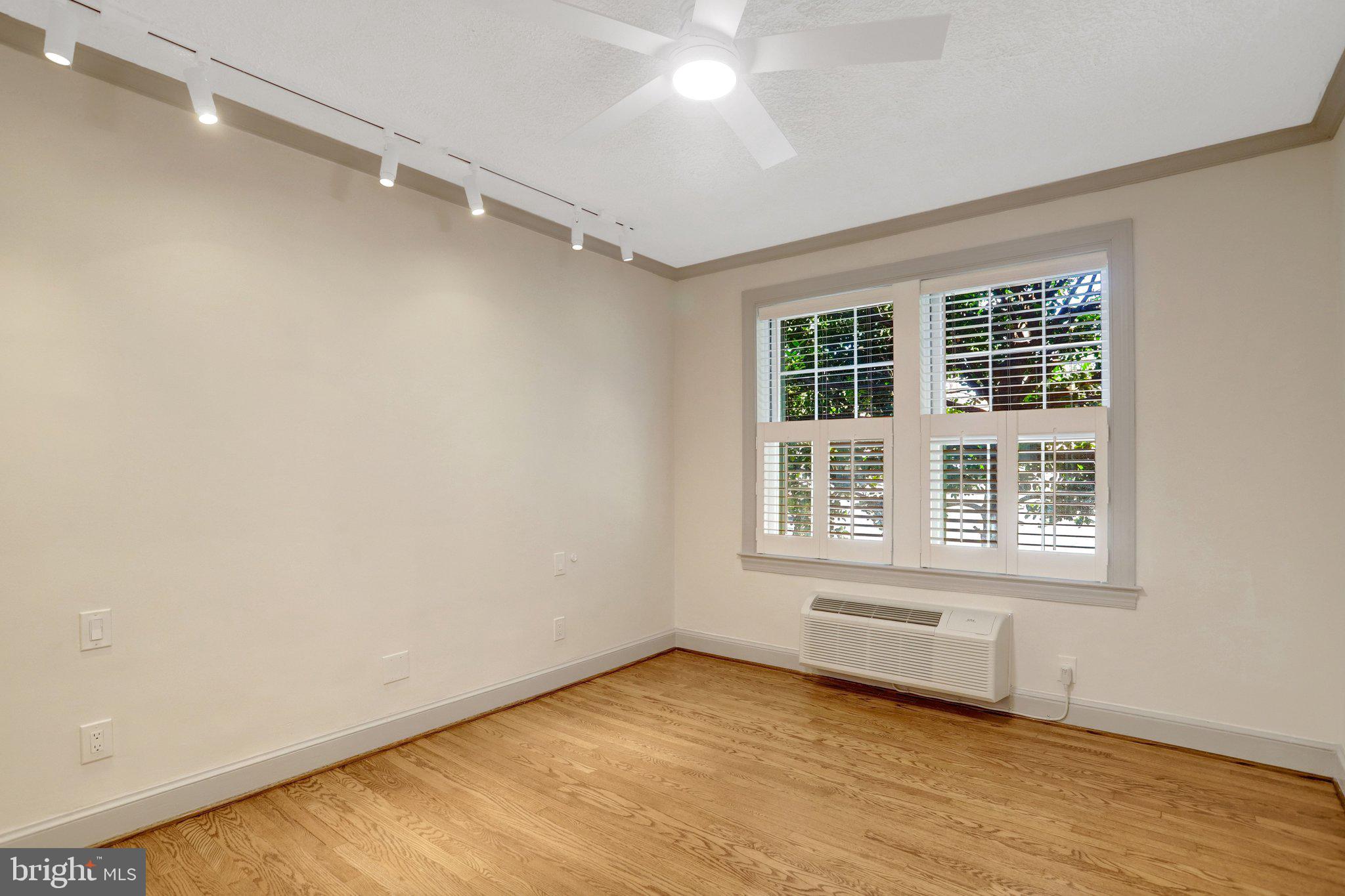 715 S WASHINGTON STREET S C-32