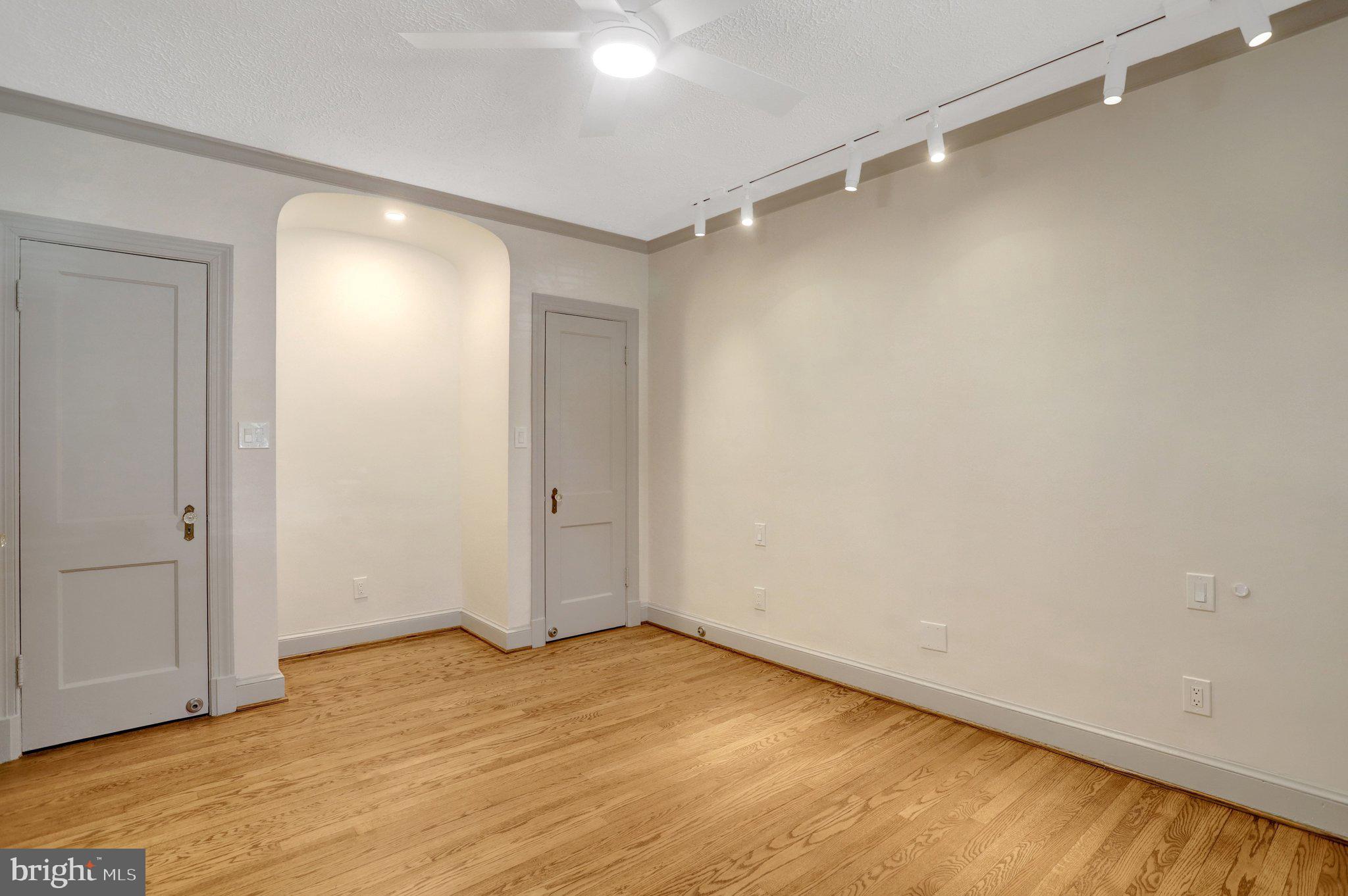 715 S WASHINGTON STREET S C-32