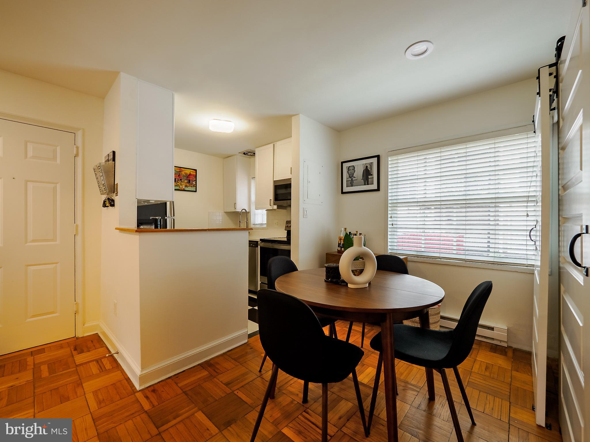 1608 W ABINGDON DRIVE 102