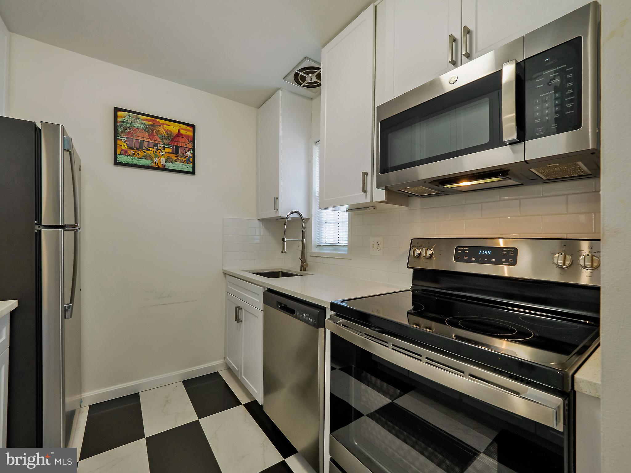 1608 W ABINGDON DRIVE 102