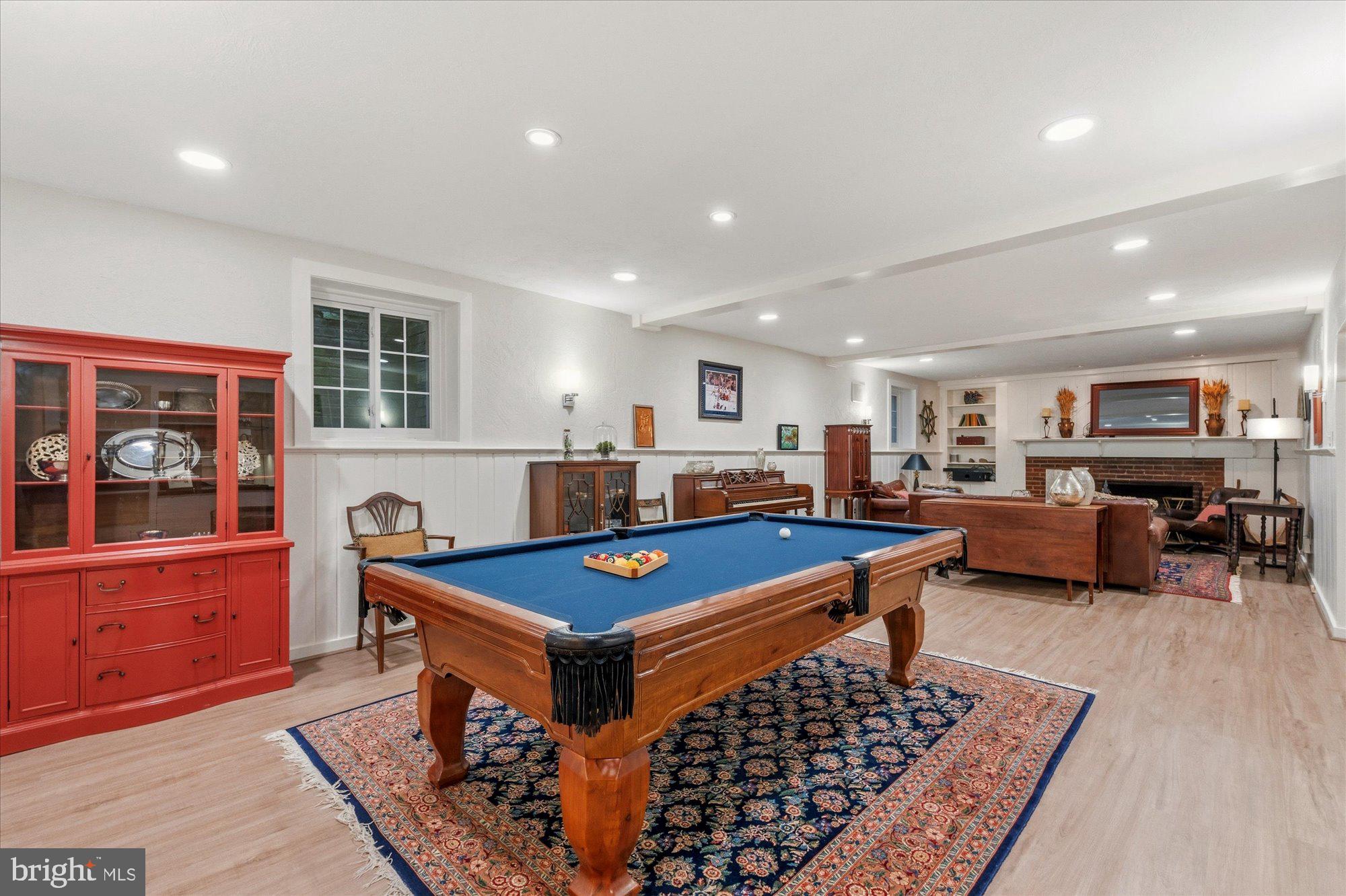305 MANSION DRIVE