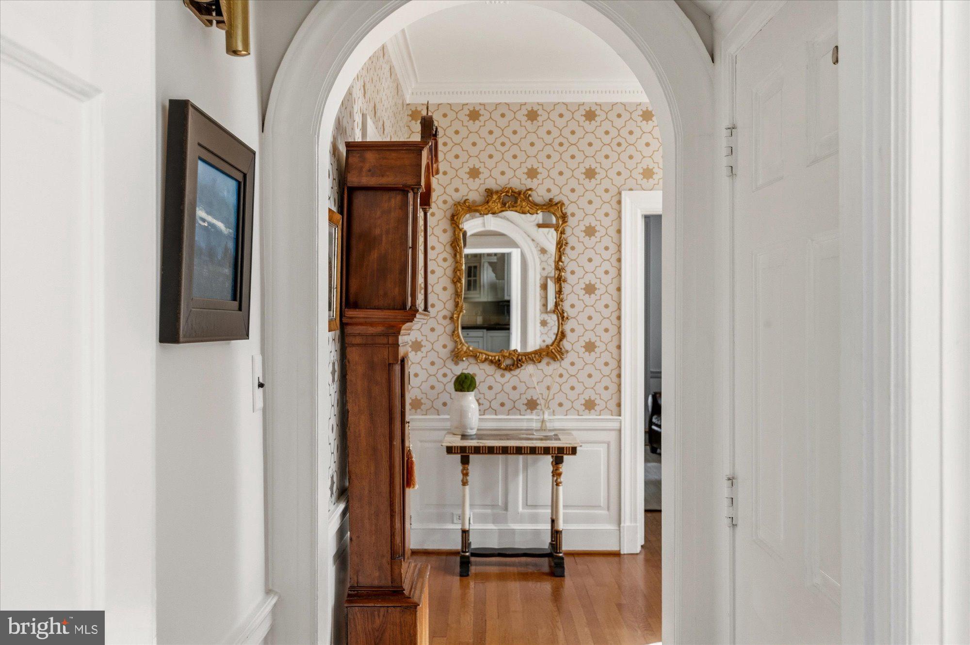 305 MANSION DRIVE