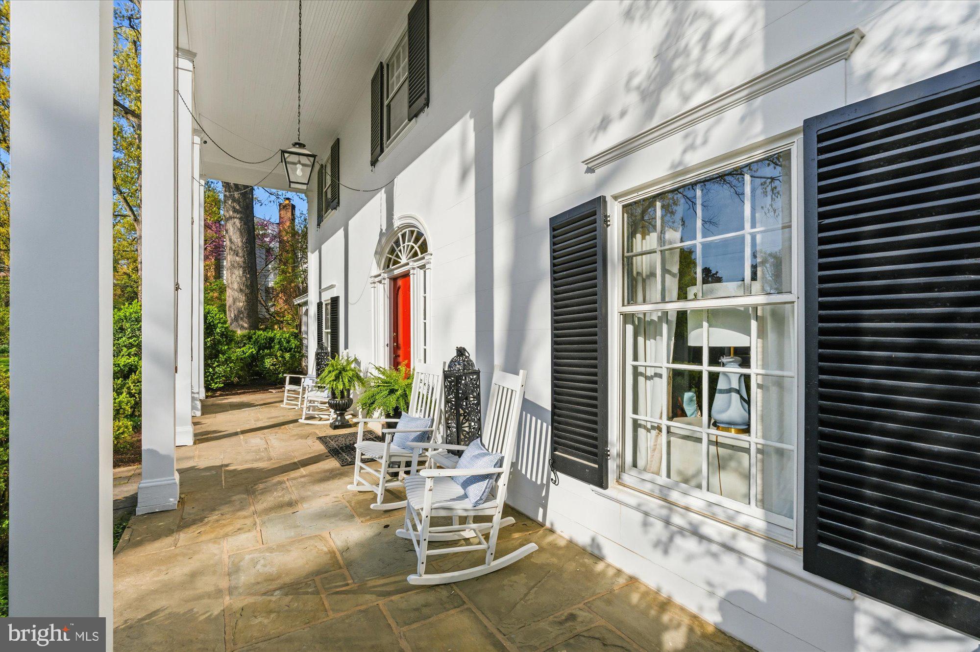 305 MANSION DRIVE