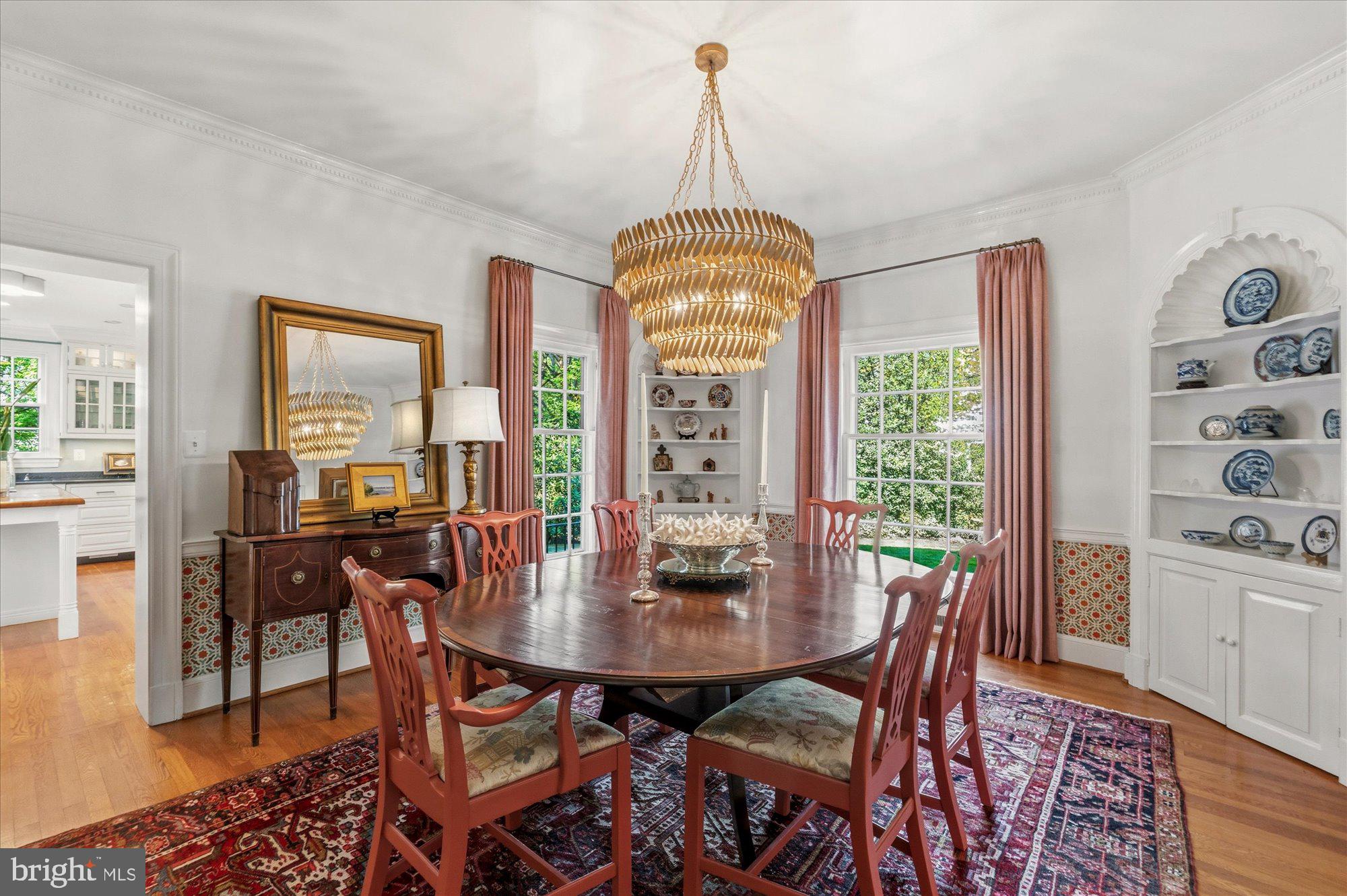 305 MANSION DRIVE