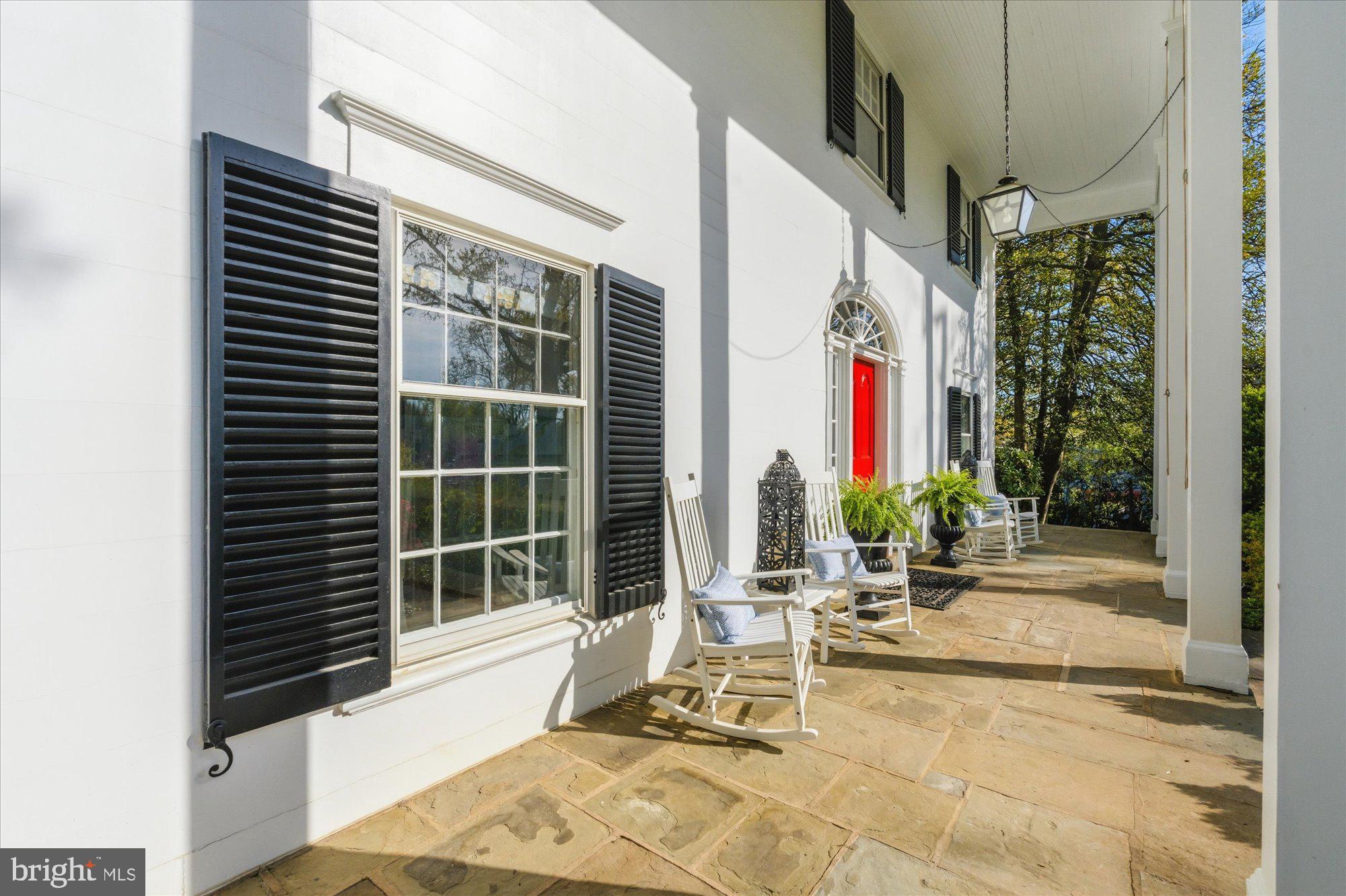 305 MANSION DRIVE