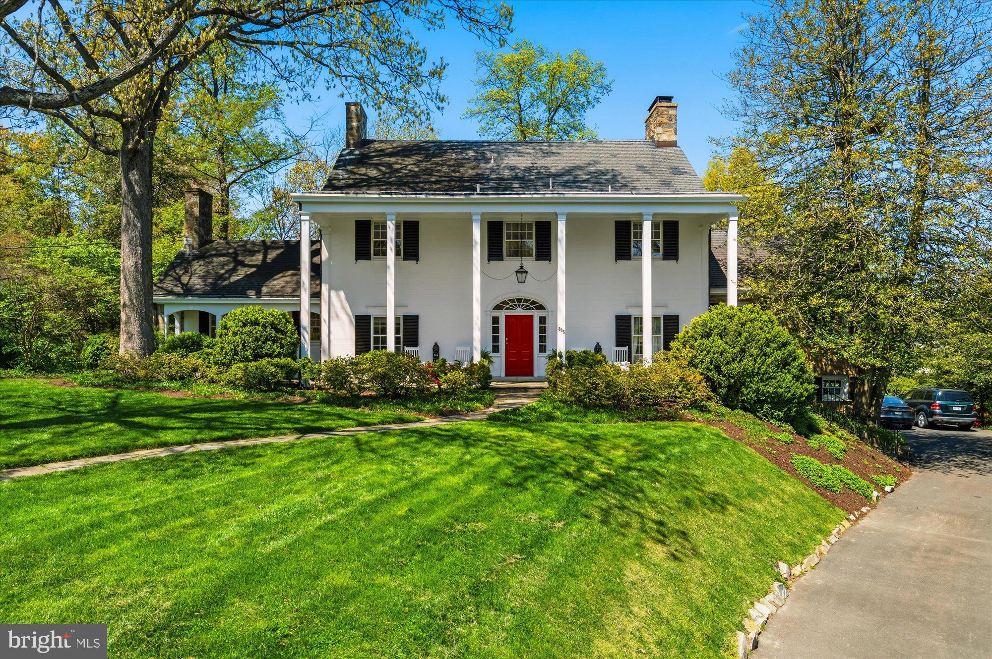 305 MANSION DRIVE
