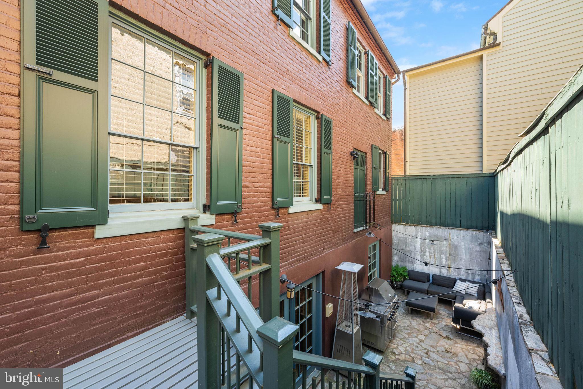 403 S FAIRFAX STREET