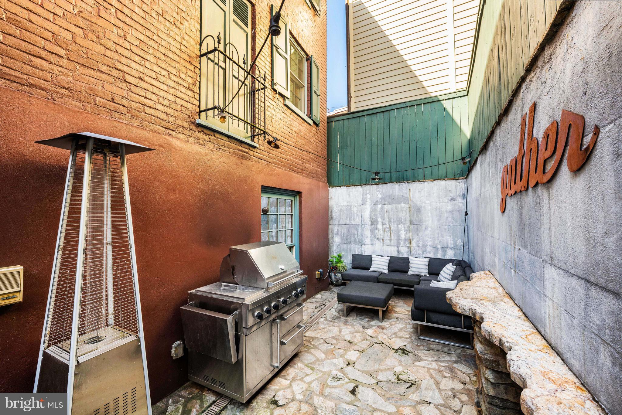 403 S FAIRFAX STREET