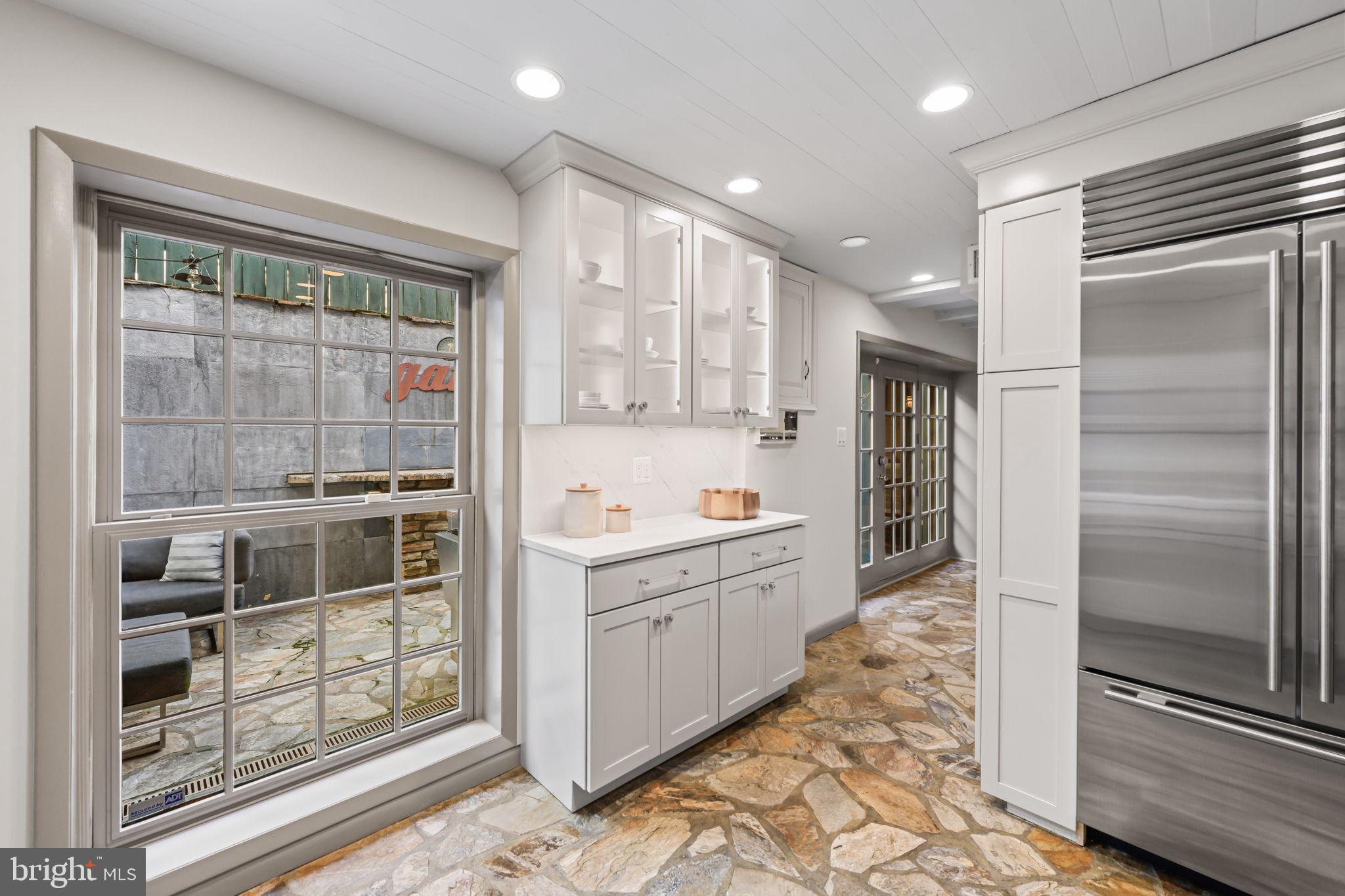 403 S FAIRFAX STREET