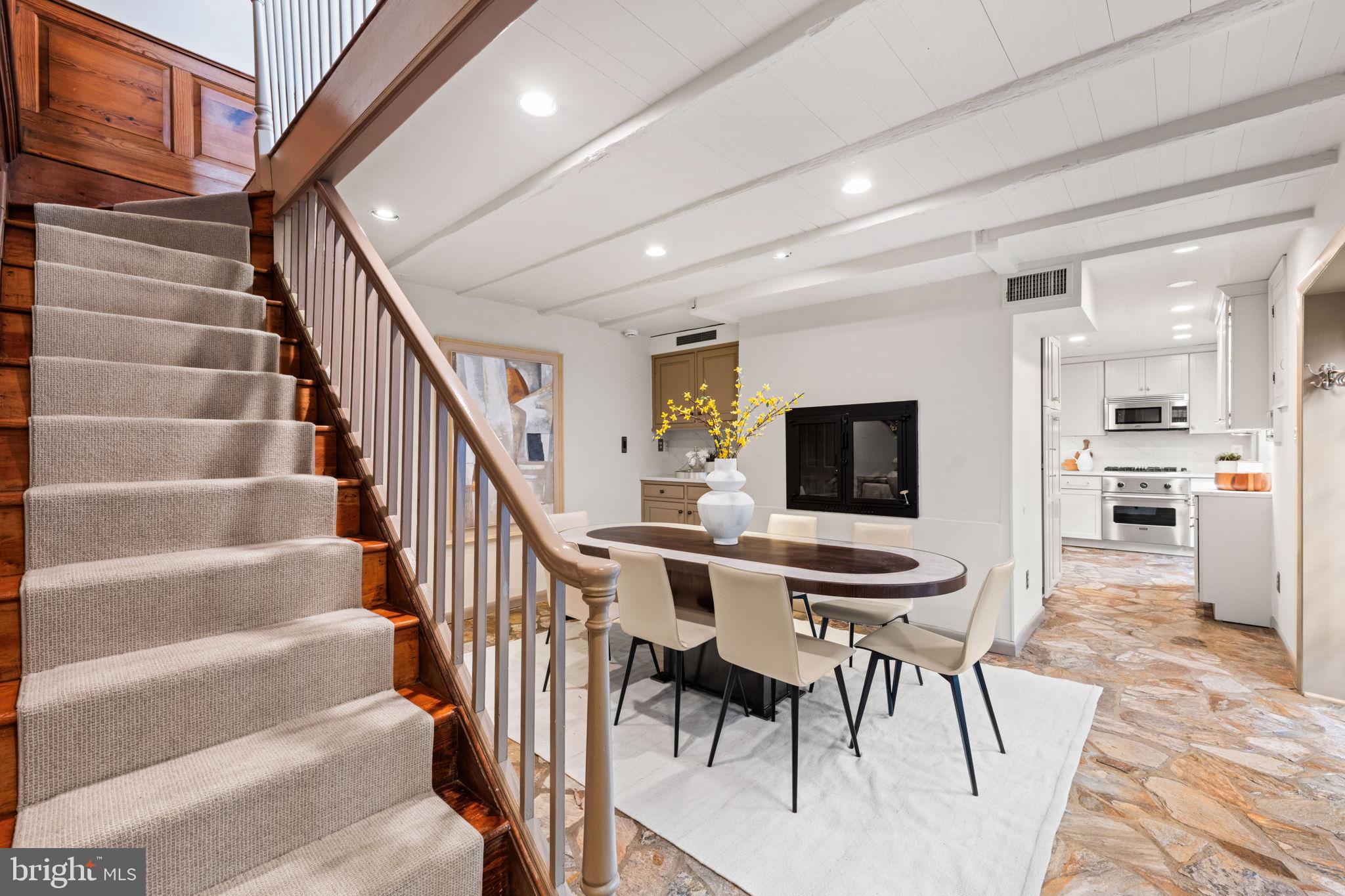 403 S FAIRFAX STREET