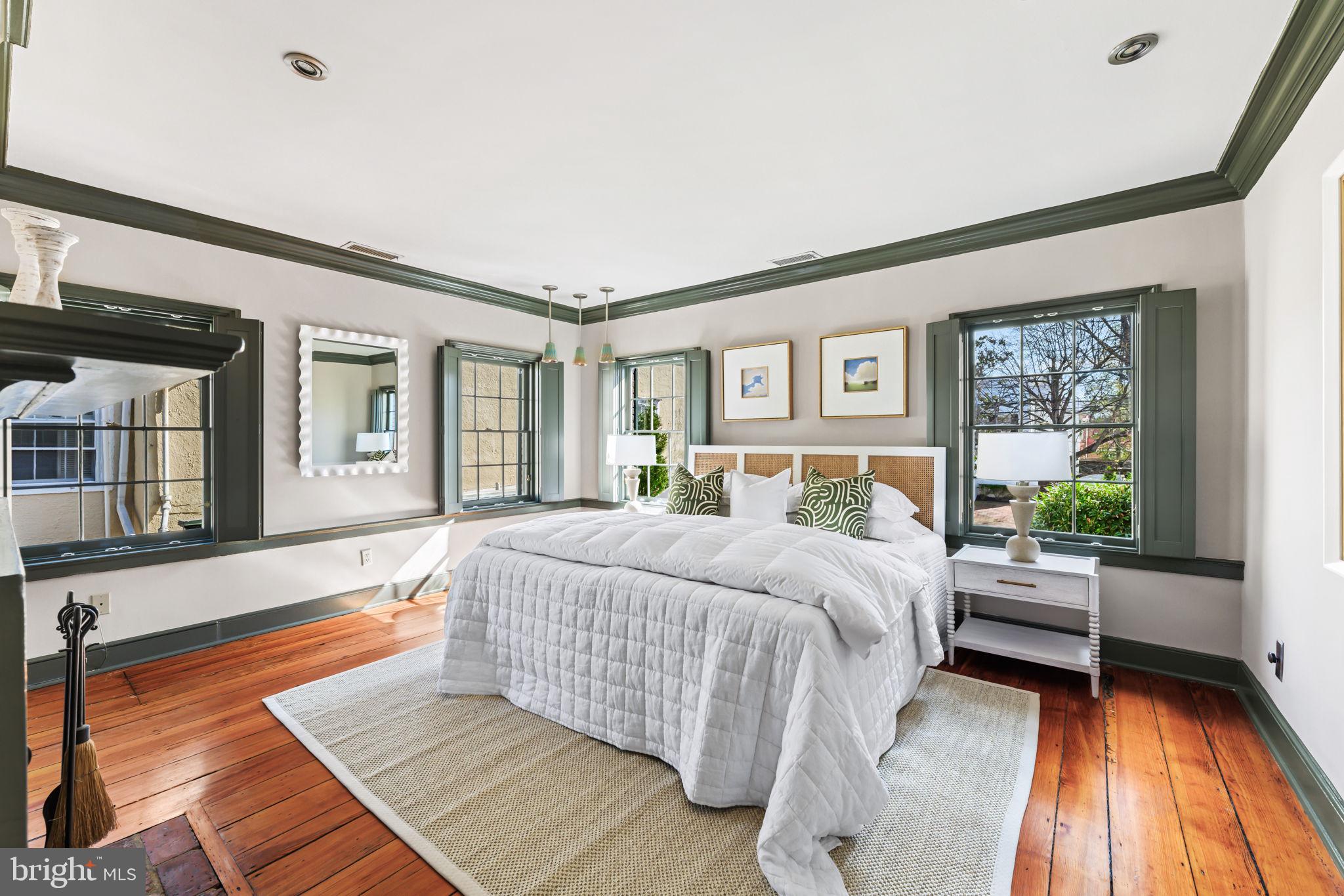 403 S FAIRFAX STREET