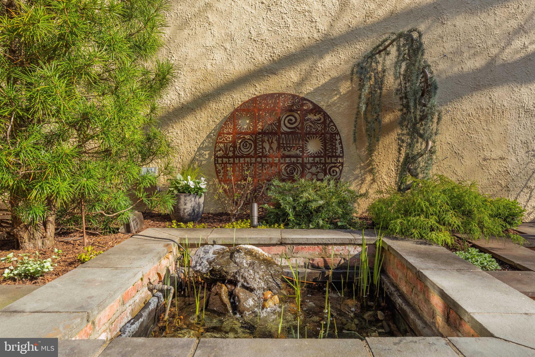 403 S FAIRFAX STREET