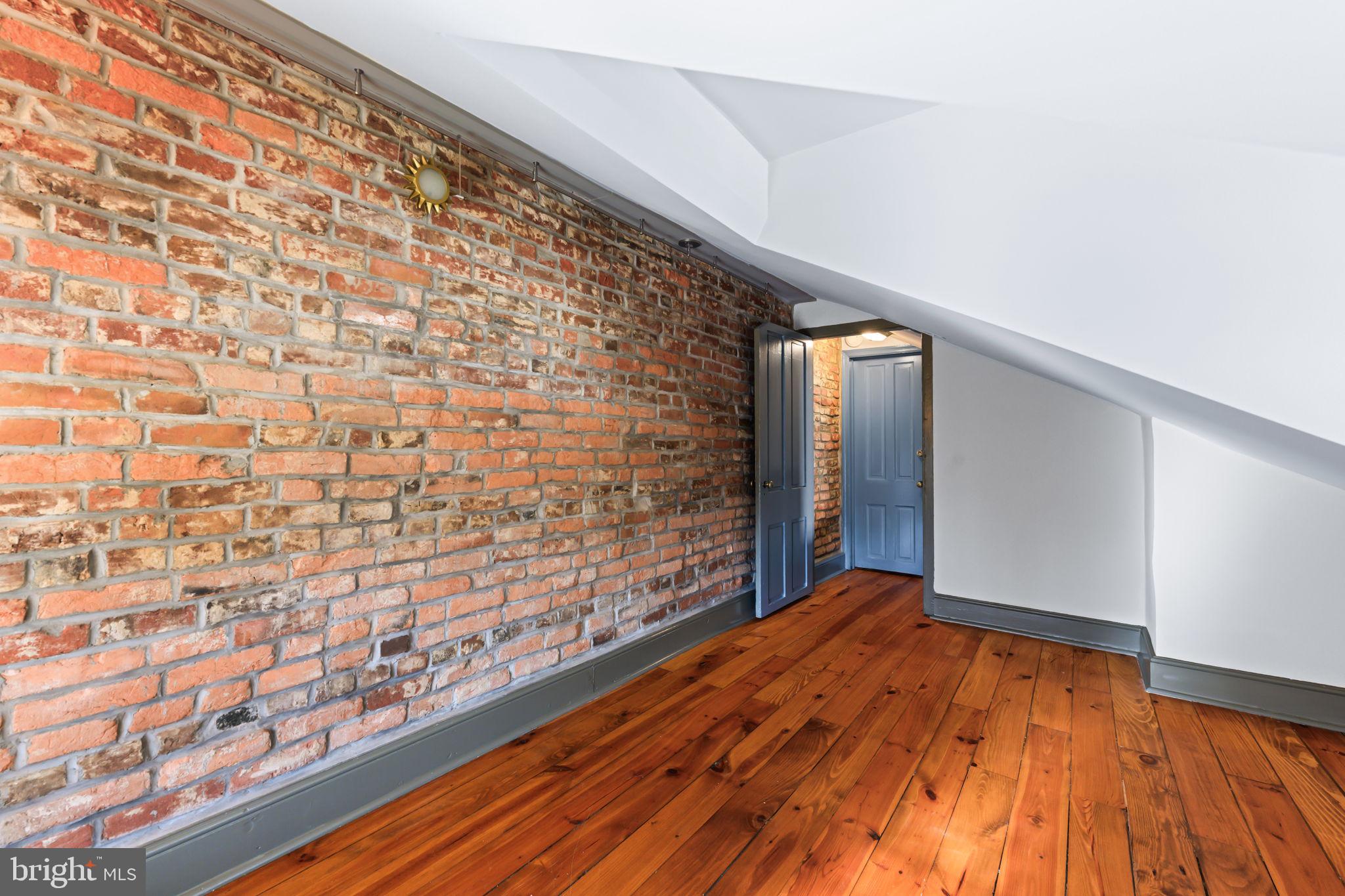 403 S FAIRFAX STREET