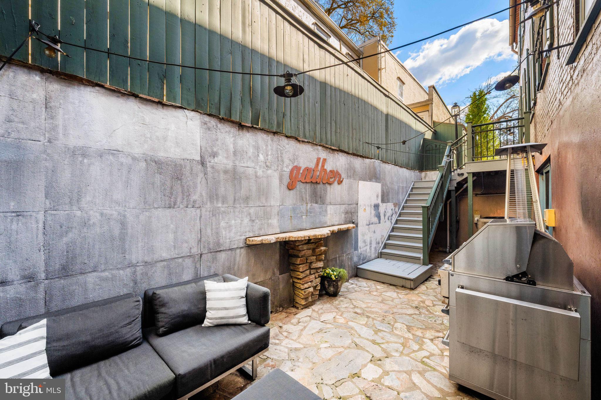 403 S FAIRFAX STREET