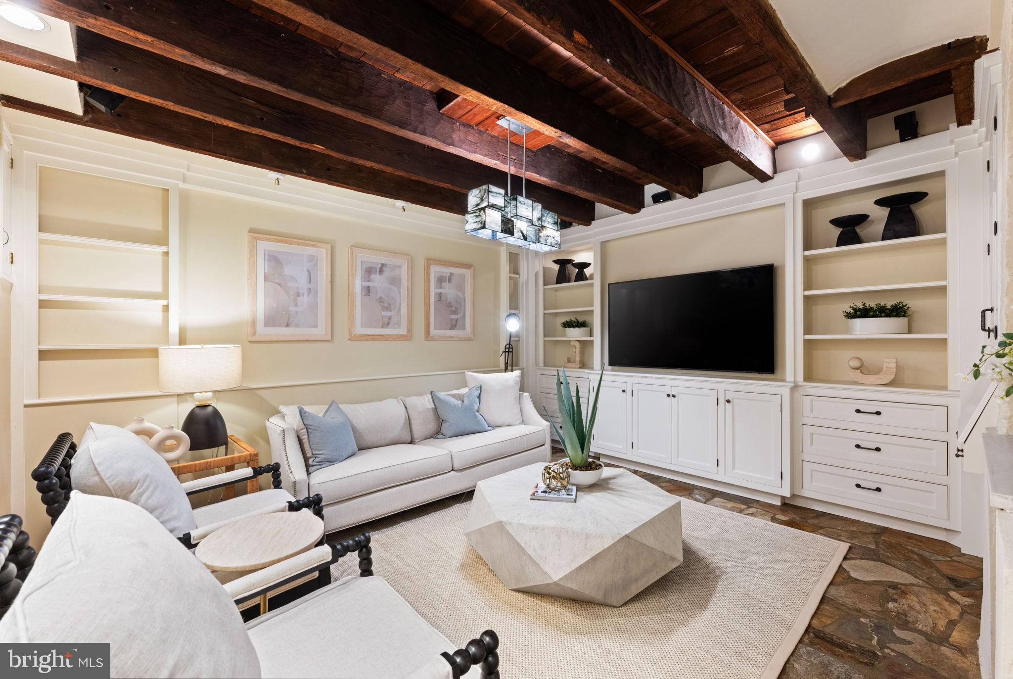 403 S FAIRFAX STREET