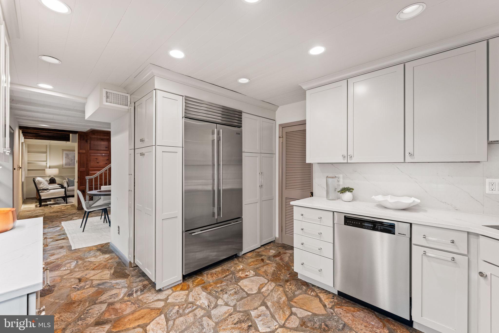 403 S FAIRFAX STREET