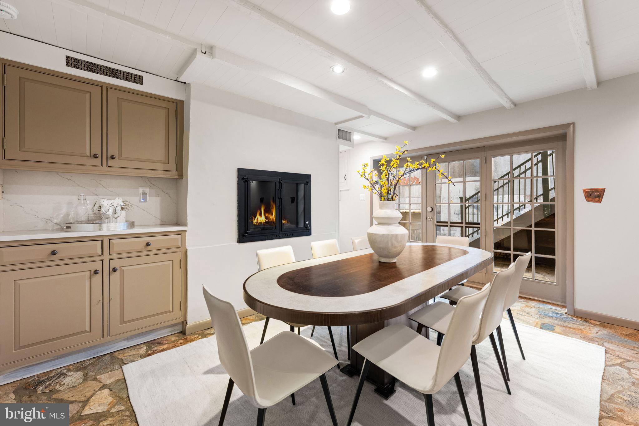 403 S FAIRFAX STREET