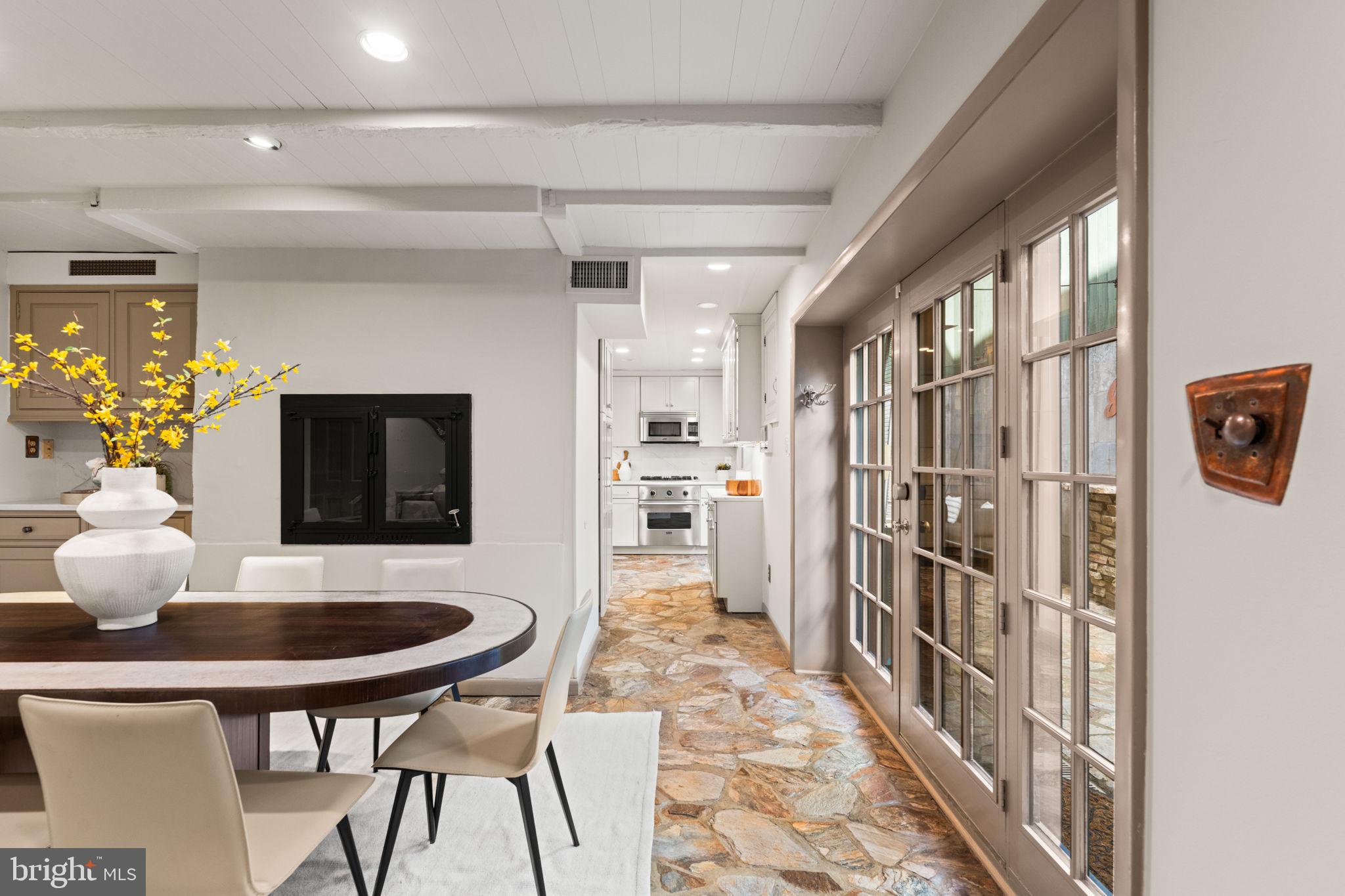 403 S FAIRFAX STREET