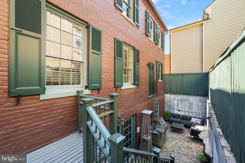 403 S FAIRFAX STREET