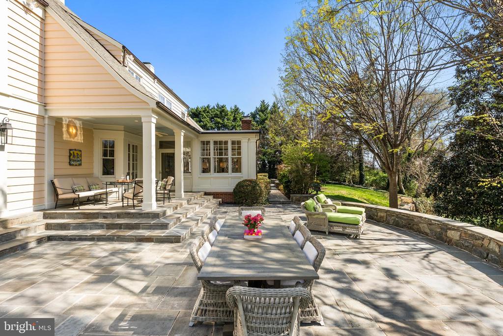 2307 RUSSELL ROAD