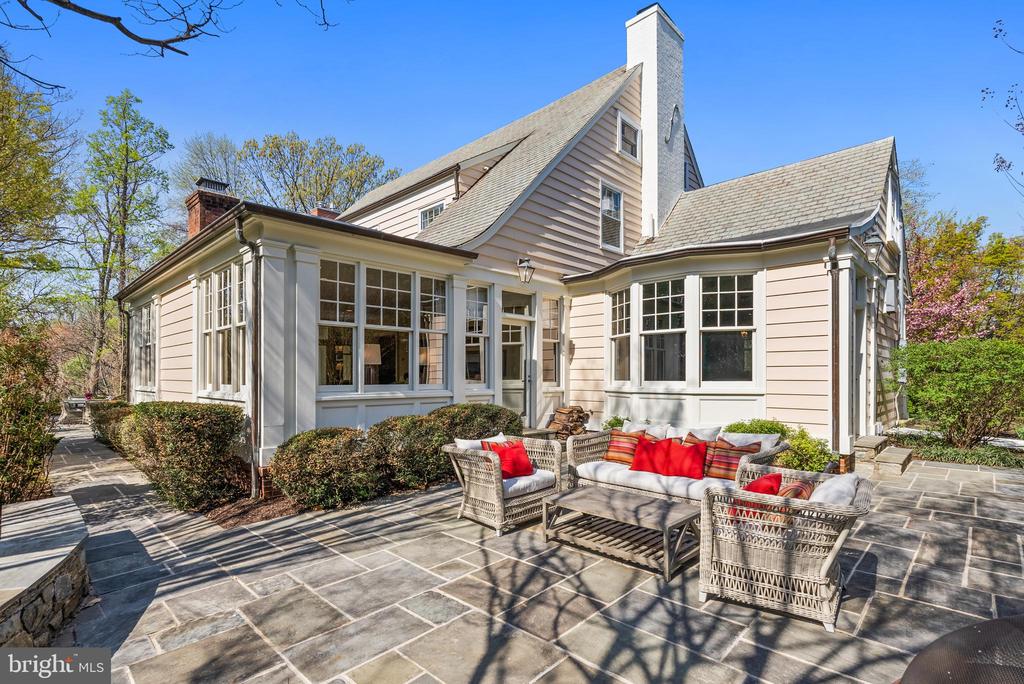 2307 RUSSELL ROAD