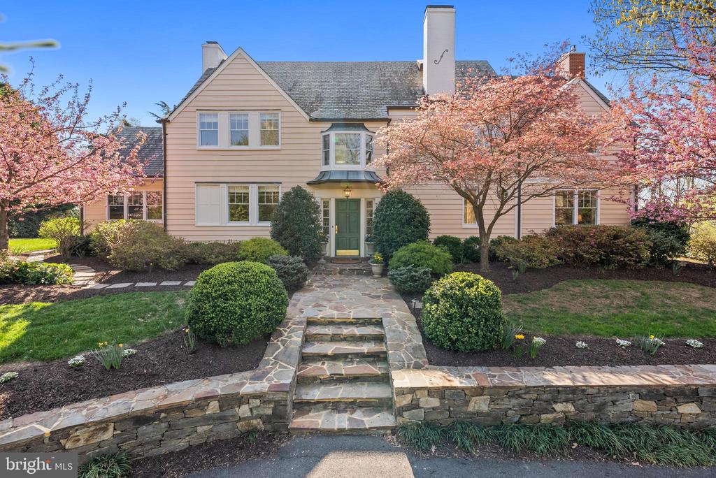 2307 RUSSELL ROAD