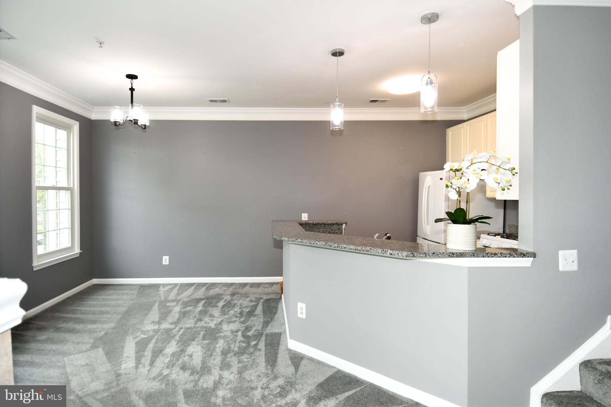 1809 KENWOOD AVENUE 301