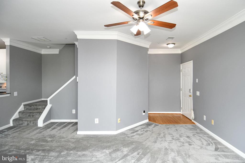 1809 KENWOOD AVENUE 301