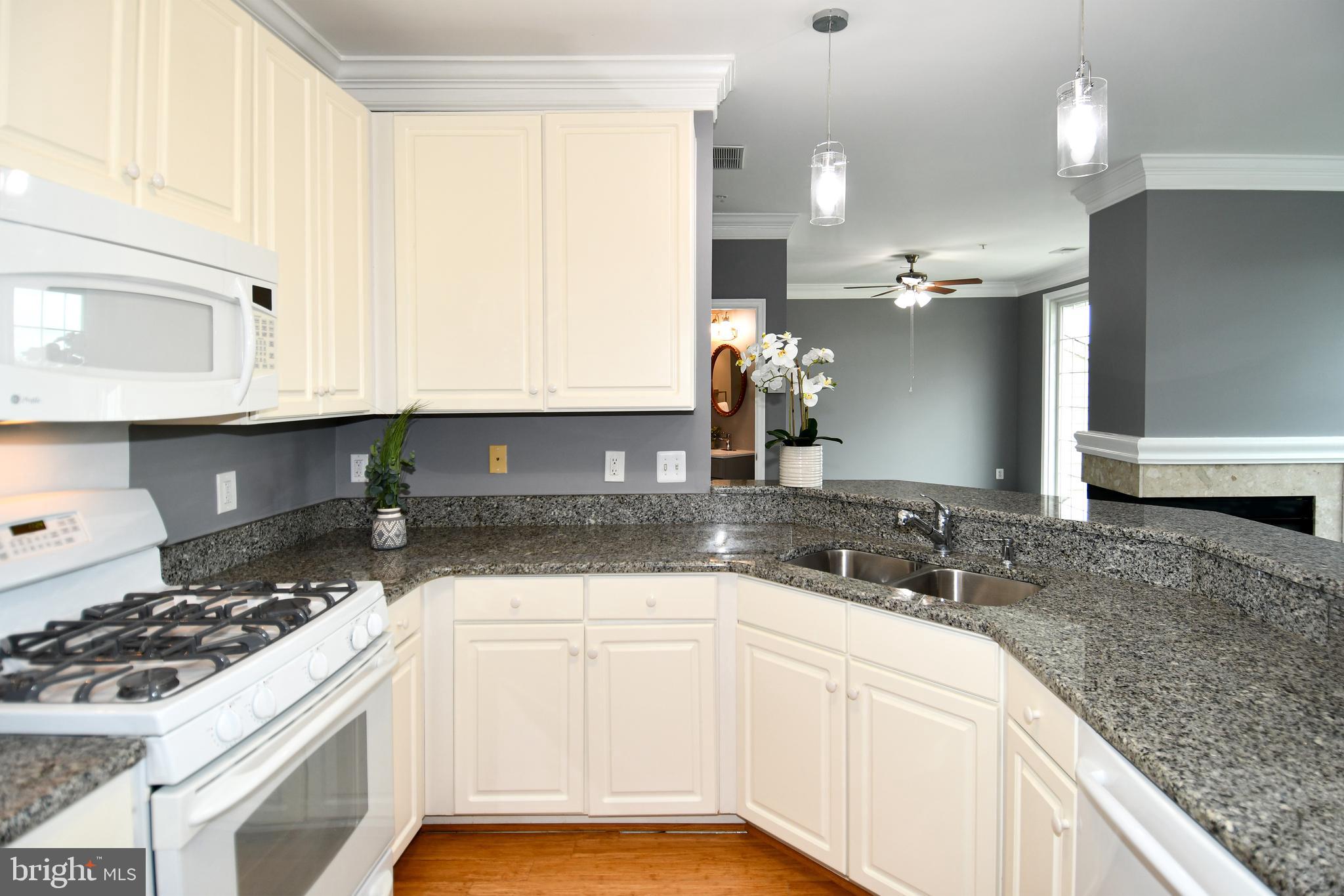 1809 KENWOOD AVENUE 301