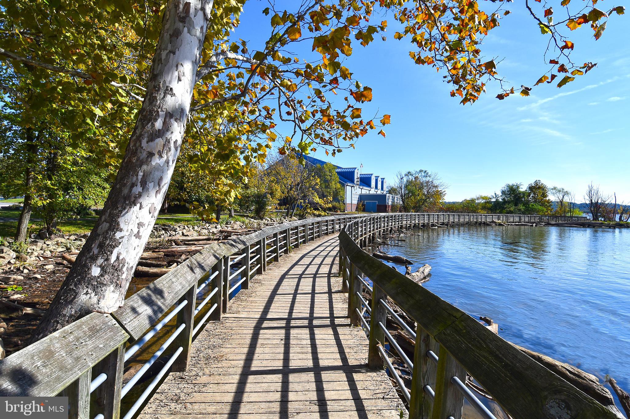 1809 KENWOOD AVENUE 301