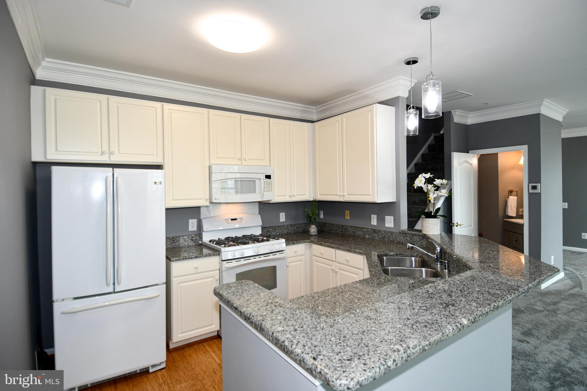 1809 KENWOOD AVENUE 301