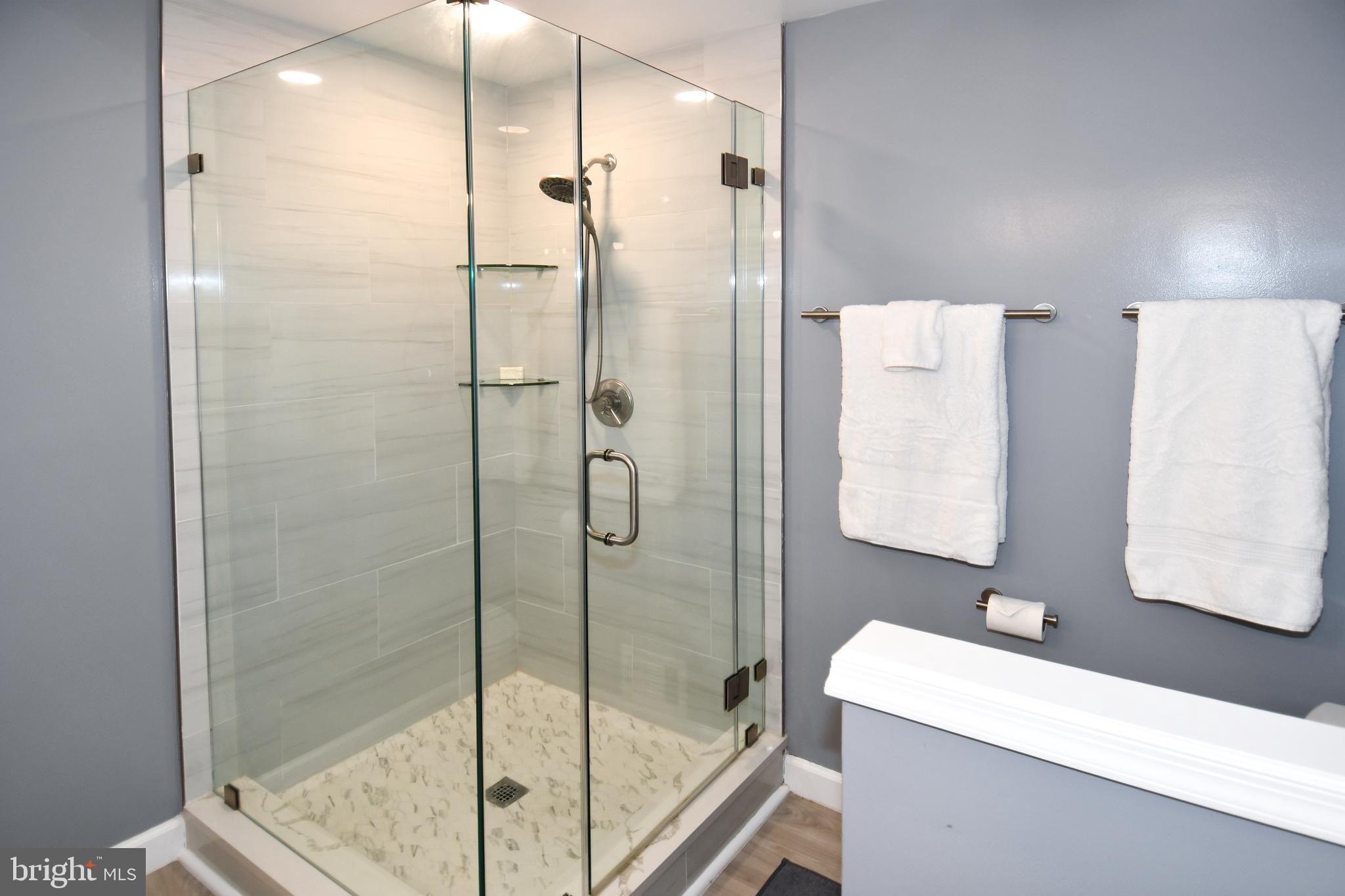 1809 KENWOOD AVENUE 301